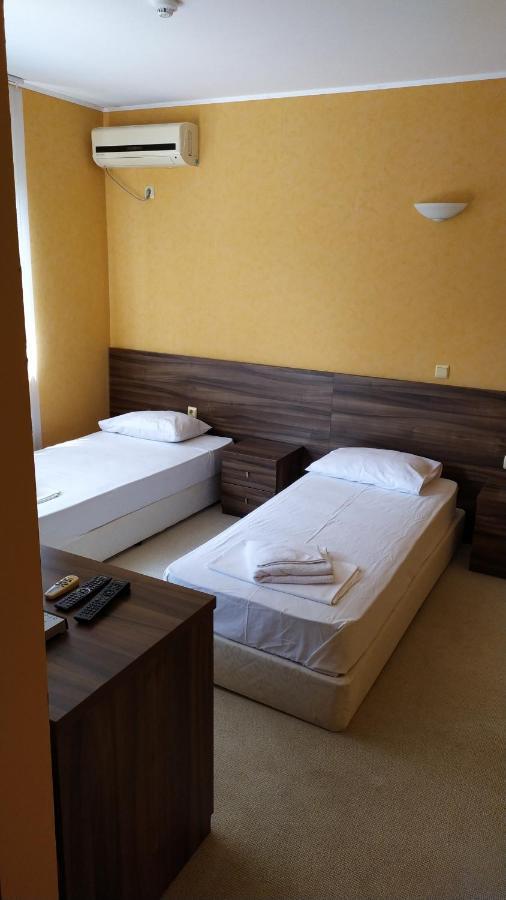 Paradise Bay Hotel Pomorie Bagian luar foto