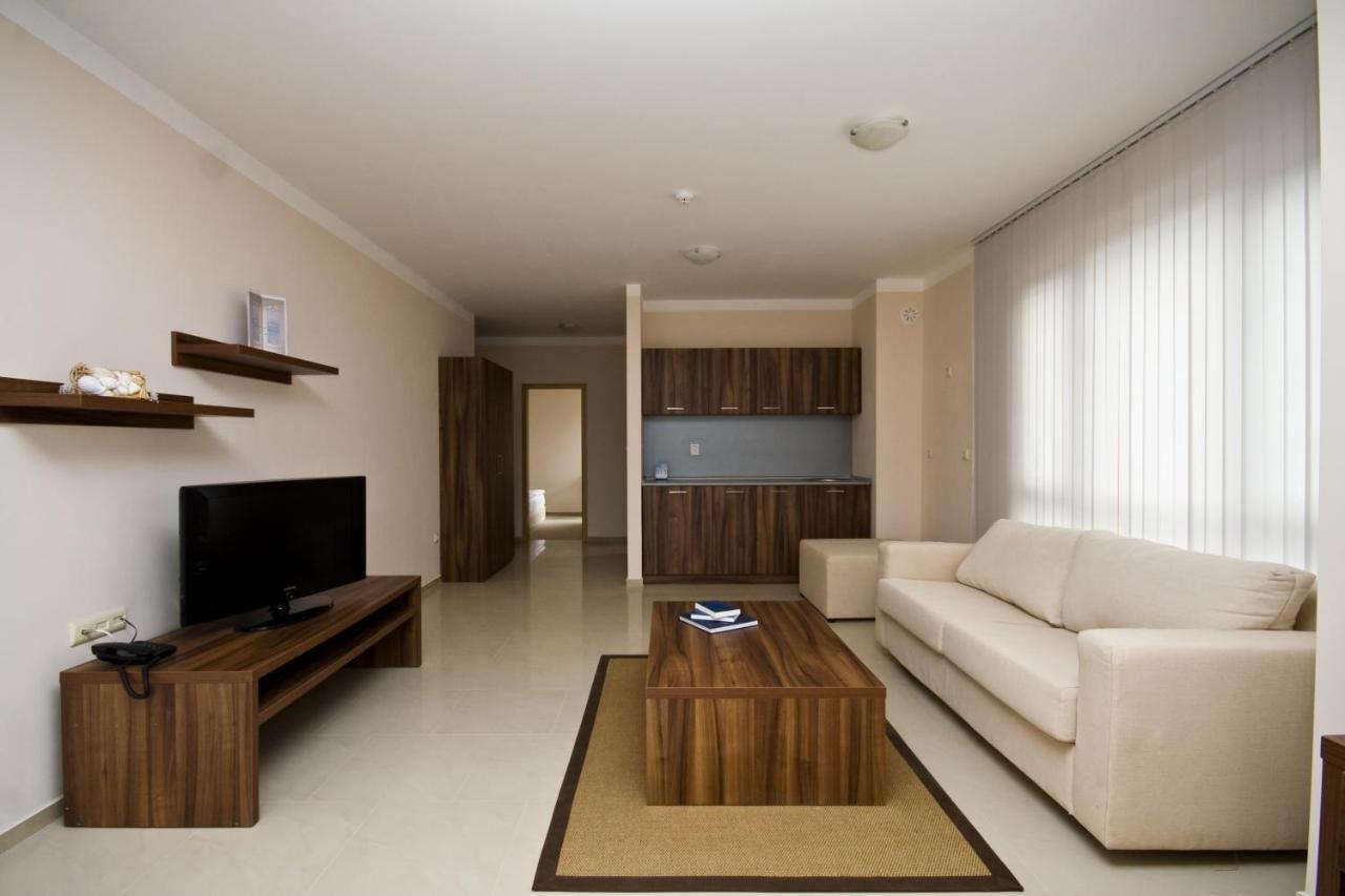 Paradise Bay Hotel Pomorie Bagian luar foto