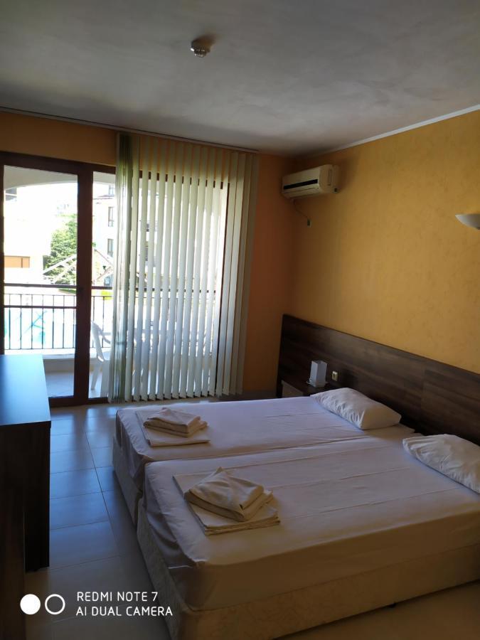 Paradise Bay Hotel Pomorie Bagian luar foto