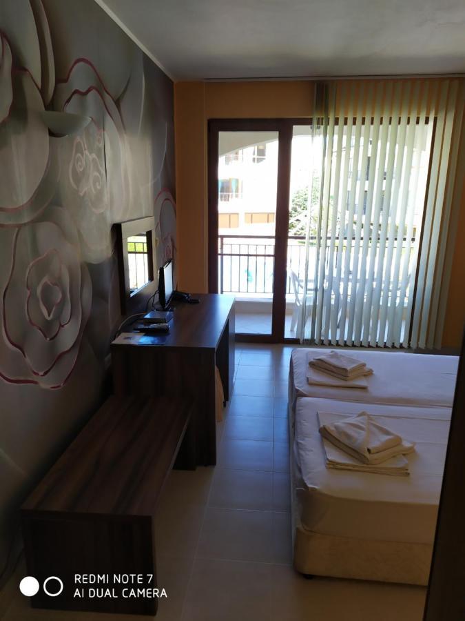 Paradise Bay Hotel Pomorie Bagian luar foto