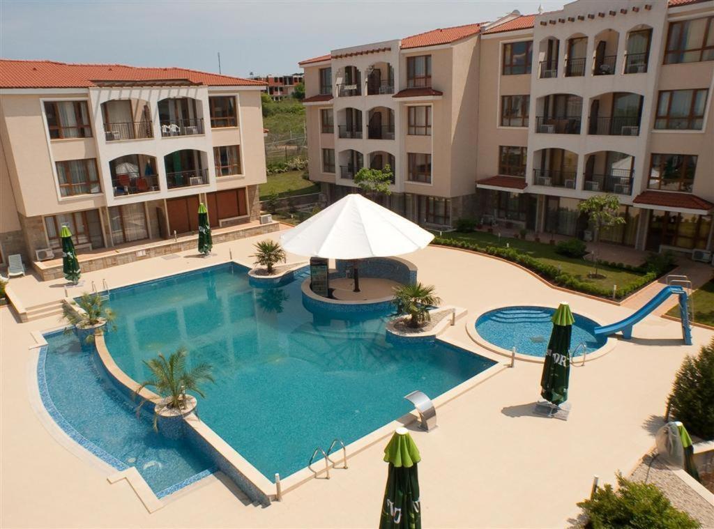 Paradise Bay Hotel Pomorie Bagian luar foto