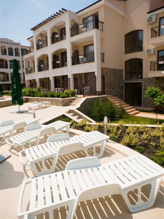 Paradise Bay Hotel Pomorie Bagian luar foto