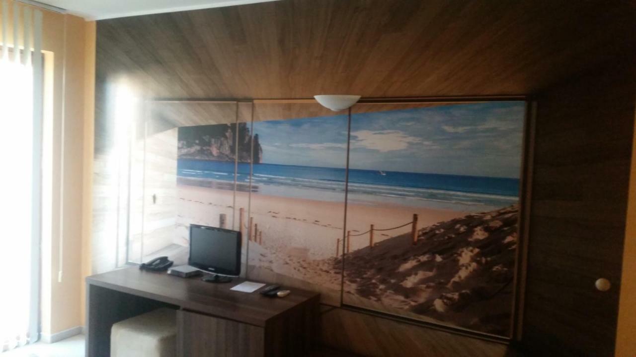 Paradise Bay Hotel Pomorie Bagian luar foto