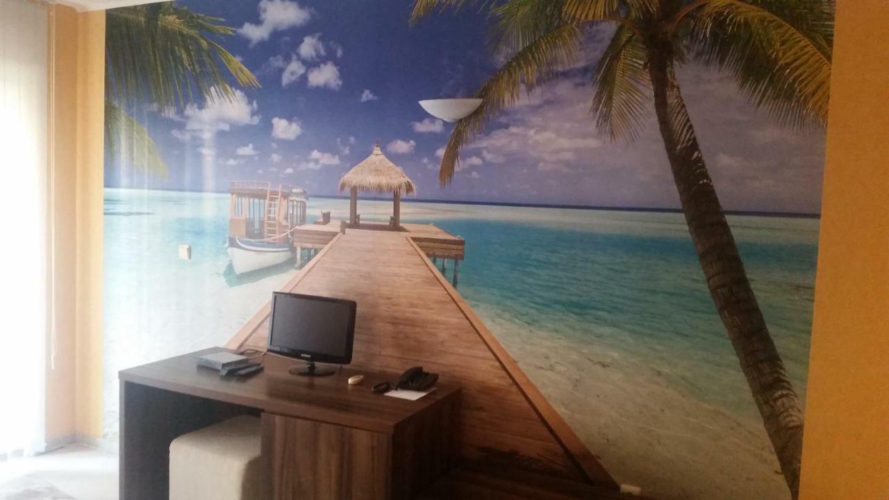 Paradise Bay Hotel Pomorie Bagian luar foto
