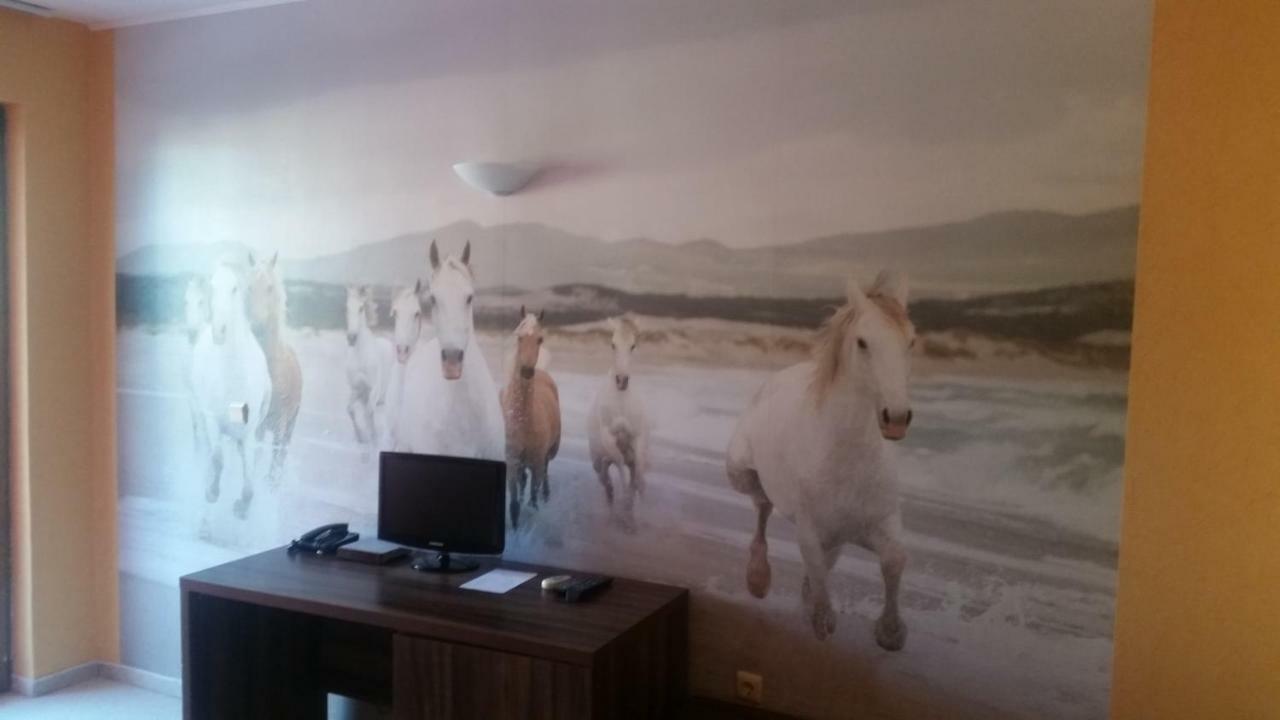 Paradise Bay Hotel Pomorie Bagian luar foto